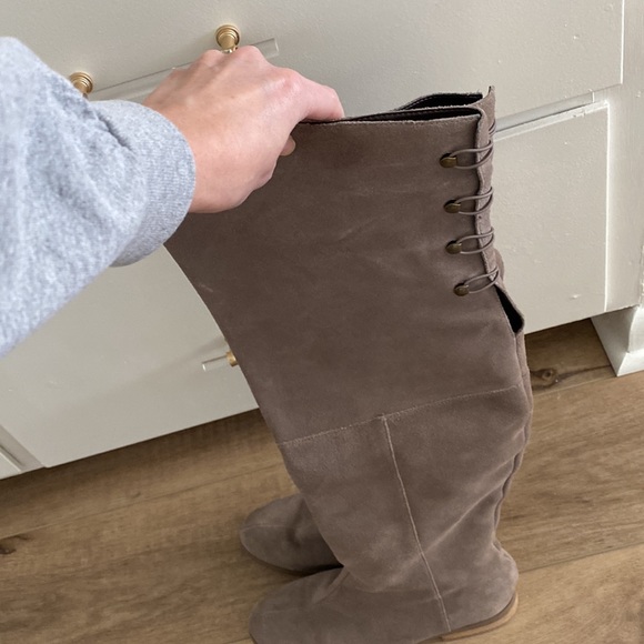 Taupe otk boots like new - Picture 2 of 3